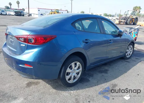 2018 Mazda Mazda3 Sport z USA, uszkodzony, nr VIN 3MZBN1U76JM166560